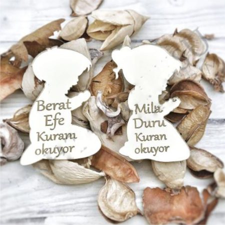 25 Adet Kur-an Okuyan Çocuk Pleksi Bebek Magnet